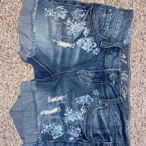 Vanilla Star jean shorts size 1